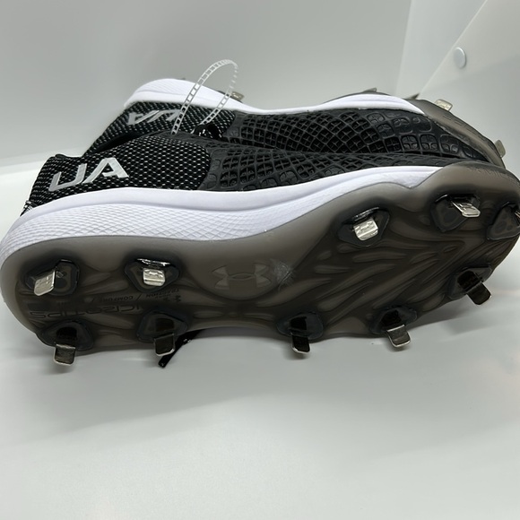 Womens UNDER ARMOUR GLYDE 2.0 METAL FASTPITCH SOFTBALL CLEATS BLACK/WHITE 8.5 - Picture 10 of 15